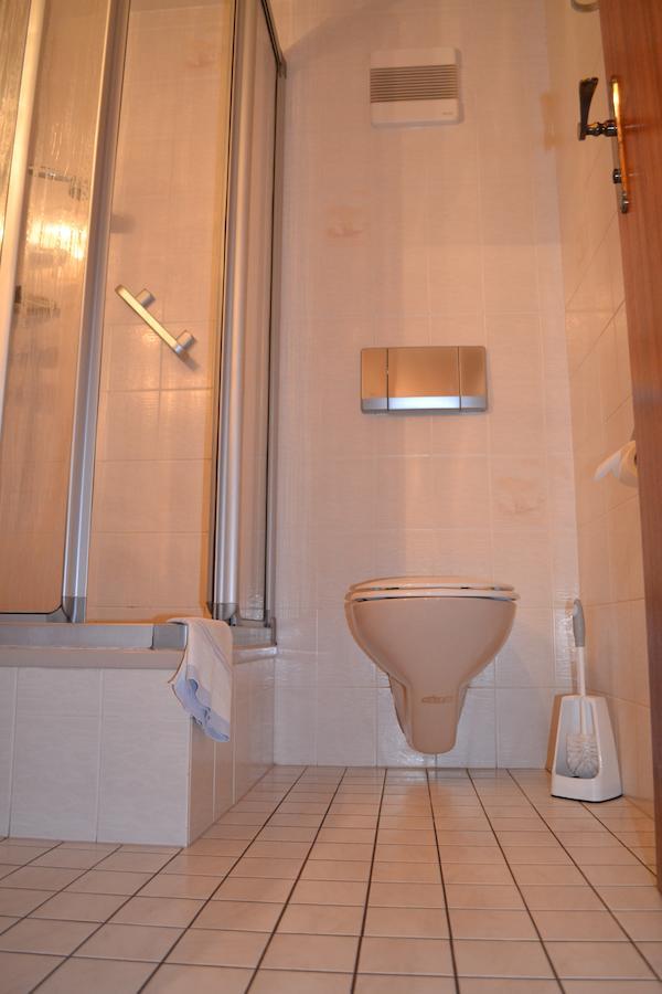 Hotel Weisser Hirsch Schwarzburg Room photo